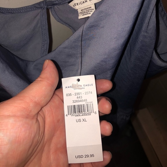 🦅 2 AE TOPS NEW W/ PRICE TAGS 🏷 - Picture 8 of 8